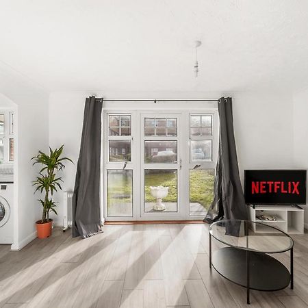 Cozy Luton Town Centre Retreat Apartment Bagian luar foto